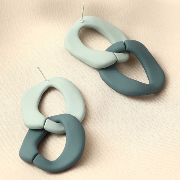 **WREN* Irregular Color Blocking Fashion Resin Earrings - Picture 4 of 5